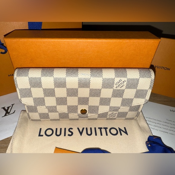 LOUIS VUITTON SARAH WALLET Damier Azur Canvas wallet. - Picture 11 of 15